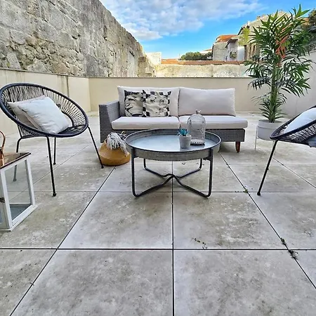 Apartment With Parking & Terrace Porto