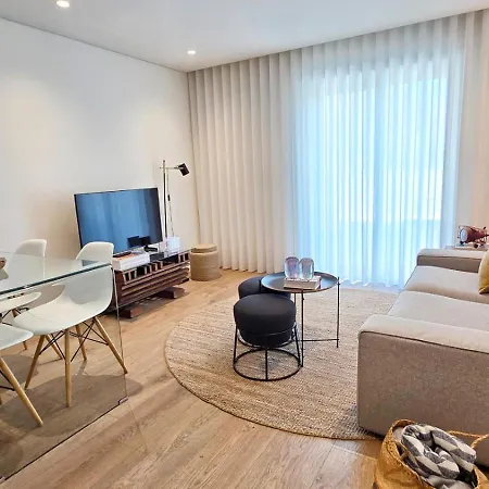 Apartment With Parking & Terrace Porto