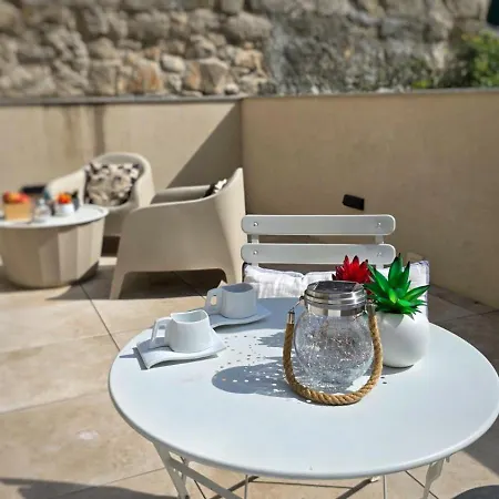 With Parking/terrace * Oporto